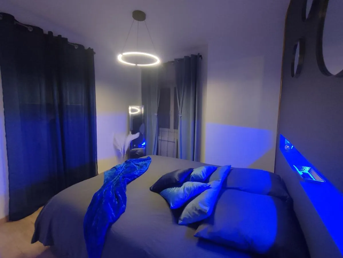 Appartement Cocon Lux Au Centre De Voiron 0*,  France